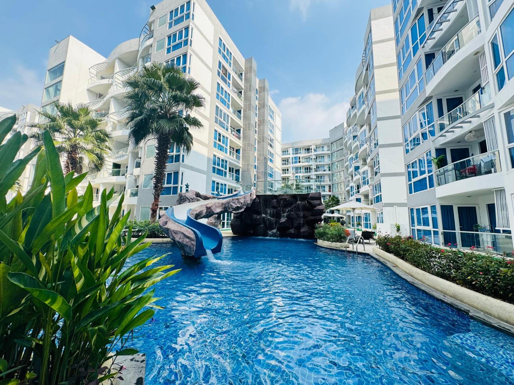 Patt Aya Grand Avenue 51sqm Family Room-pool View