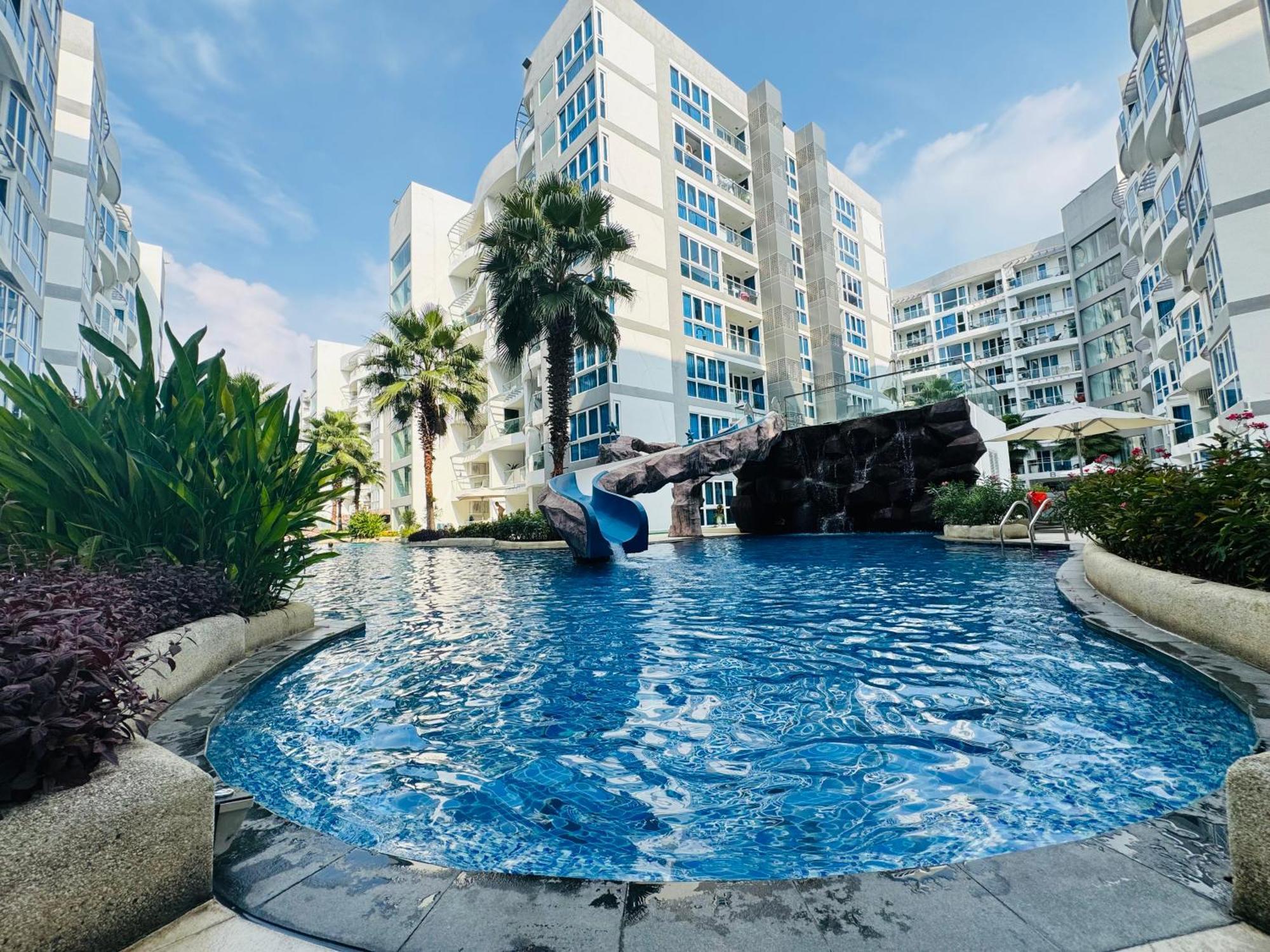 Patt Aya Grand Avenue 51sqm Family Room-pool View Apartment Pattaya